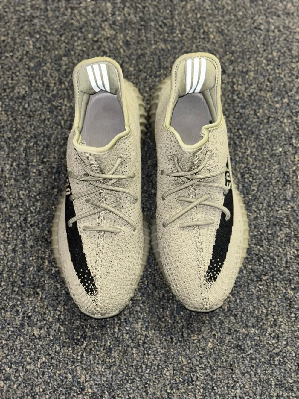 Yeezy used no